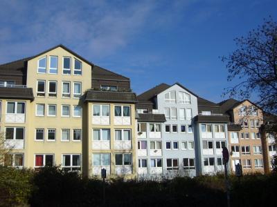 .Im Herzen von Gießen, über den Dächern der Stadt: Sehr großzügige, schöne und frisch renovierte 3 Zimmer-Wohnung mit Balkon, Liebigstr. 25, Gießen.