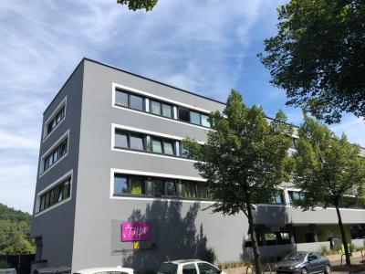 .Schick möbliert u. ideal für Studierende: Moderne, gepflegte 1 Zimmer-Wohnung in Marburg, Neue Kasseler Str. 12.
