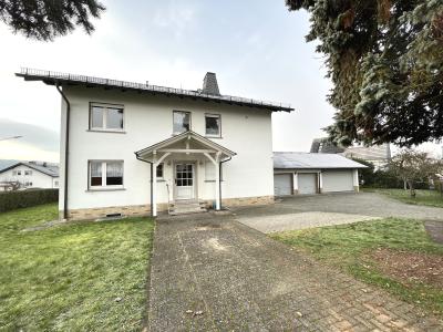Ein Zuhause zum Wohlfühlen: Helles, sehr großzügiges Ein- bis Zweifamilienhaus mit Garten in ruhiger Wohnlage von Buseck-Trohe