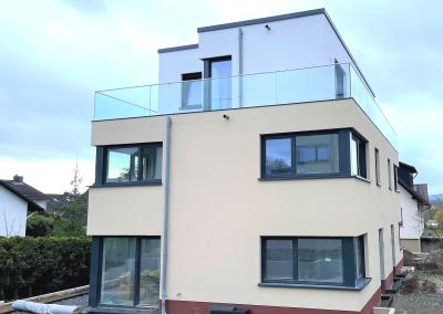 Neubau in bester Lage von Gießen: Exklusive Doppelhaushälfte mit gehobener Ausstattung und Dachterrasse