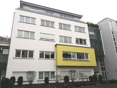 .BÄM! Riesige Wohnung in der City: WG-geeignete 6 Zimmer-Wohnung in Gießen, Südanlage 21b.