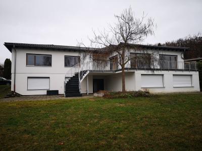 . Mit Garten und Balkon: Repräsentatives Einfamilienhaus mit großem Grundstück in bester Wohnlage .