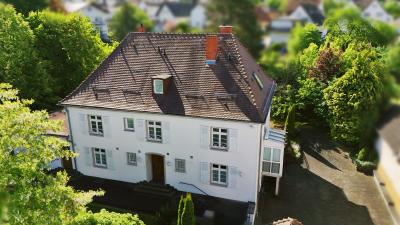 Ein neues Zuhause mit viel Platz für Ihre Ideen:  Großzügiges, repräsentatives  Einfamilienhaus mit traumhaftem Grundstück in Lollar