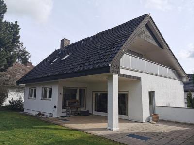 Mit wunderschönem Garten: Sehr großzügiges und gepflegtes Einfamilienhaus in Lollar-Ruttershausen