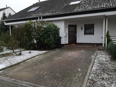 .Mit eigenem Garten: Schönes, ruhig gelegenes Reihenhaus in Gießen-Rödgen, Steinacker 4a.