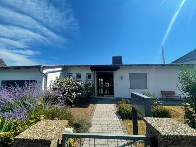 .Hallo neues Zuhause! Wunderschönes Bungalow-Haus in Wettenberg, Nähe Burg Gleiberg, Burgstr. 19.