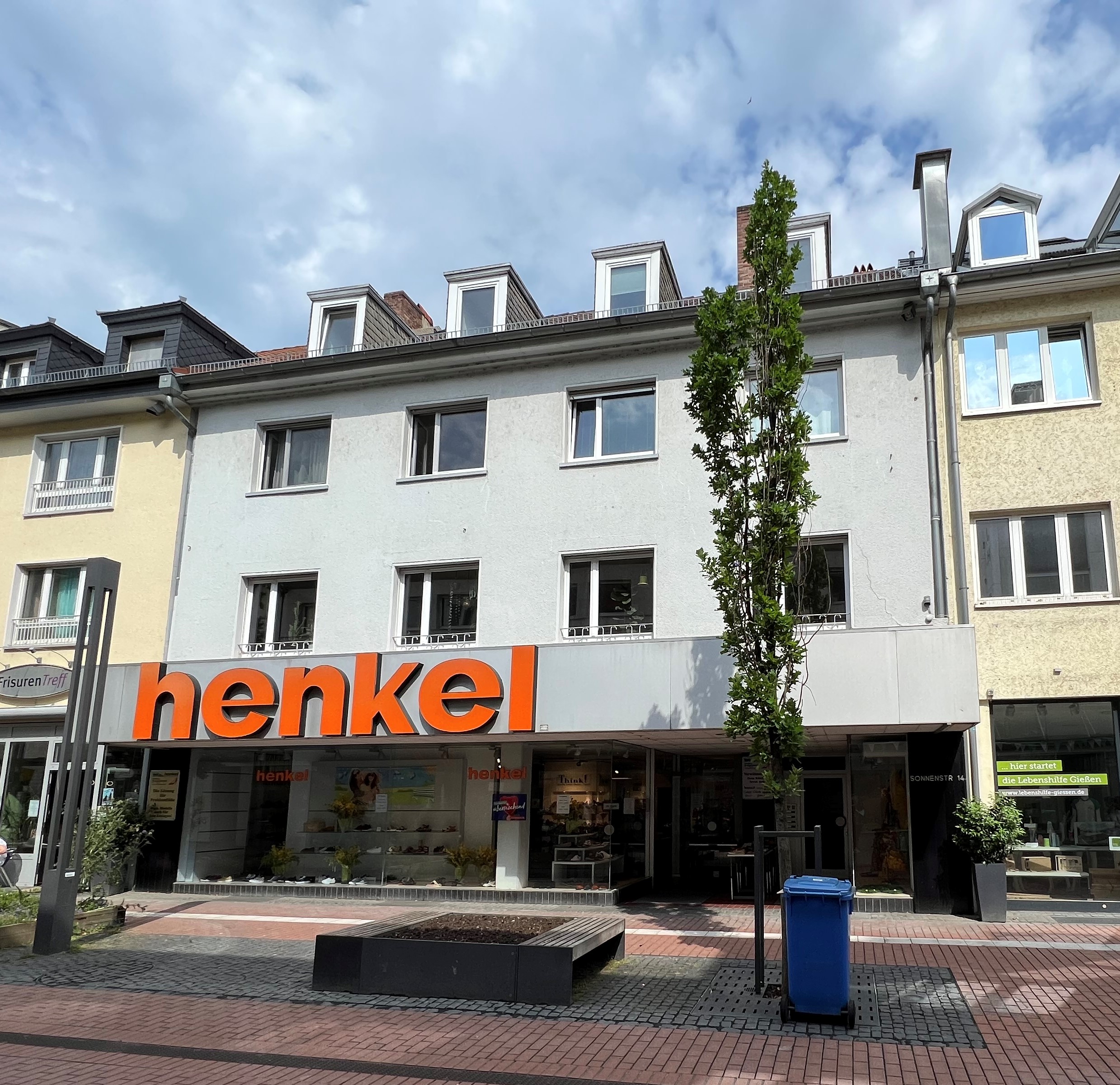 In bester Innenstadtlage: Sehr schöne Ladenfläche mit großen Fensterfronten