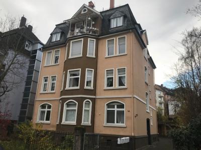 .Mit Balkon: Schöne 4 Zimmer-Wohnung in charmantem Altbau, Wilhelmstr. 44, Gießen.