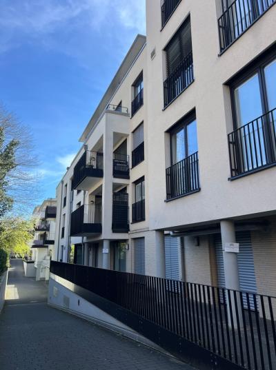 Stilvolle 2 Zimmer- Wohnung mit großem Balkon, hochwertiger Ausstattung und Tiefgaragenstellplatz in zentraler Lage, Südanlage 10a, 35390 Gießen