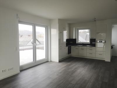 .Erstbezug, exklusiver Neubau mit Dachterrasse: Barrierefreie 2 Zimmer-Wohnung in Buseck, Karlsbader Str. 11a.