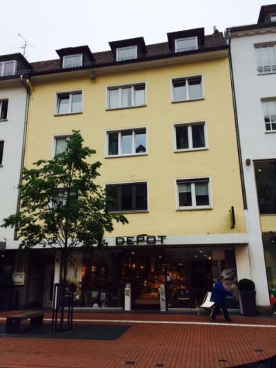 .In bester Innenstadtlage: Sehr großzügige 5 Zimmer-Wohnung, auch WG-geeignet, Gießen, Seltersweg 8.