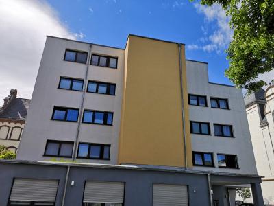 .Moderne, zentral gelegene 2 Zimmer-Wohnung mit Balkon in Marburg, Savignystr. 5.