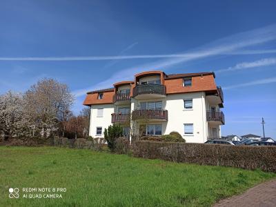 .Mit 2 Balkonen: Helle 3 Zimmer-Wohnung mit tollem Blick ins Grüne, Fortweg 14, Fernwald Annerod.