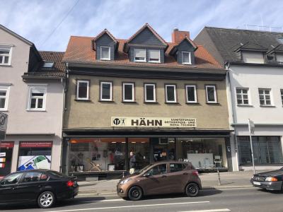 .In guter Lage zu THM u. Bahnhof: Gemütliche und gut geschnittene 3 Zimmer-Wohnung mit Balkon, Kaiserstr. 149, Friedberg.