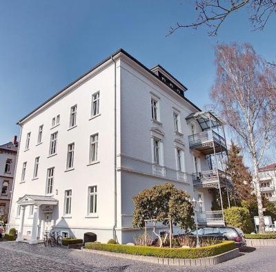 .1A City-Lage: Helle, großzügige und schöne 3 Zimmer-Wohnung mit Balkon, Alicenstr. 18, Gießen.