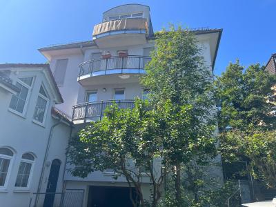 .Mitten in der City an der Wieseck: Großzügige, ausgesprochen helle 1 Zimmer-Wohnung mit Balkon, Alicenstr. 20b, Gießen.