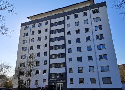 .Mit Loggia: Großzüge, helle 4 Zimmer-Wohnung in Gießen, Anneröder Weg 56.