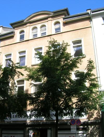 .Mitten in der City: Charmante, sanierte 4 Zimmer-Wohnung in Gießen, Bahnhofstr. 10.