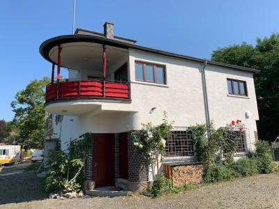 .Einmalige Lage: Helle 2 Zimmer-Wohnung mit wunderschönem Lahnblick u. Gartennutzung in einem denkmalgeschützen Altbau, Bootshausstr. 18, Gießen .