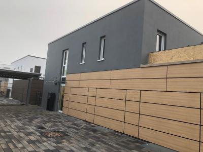 .Modernes, sehr großzügiges und schönes 1 Zimmer-Apartment mit Balkon in guter Lage zum JuWi-Campus, Brumlikweg 2, Gießen.