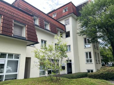 .Helle und gemütliche 3 Zimmer-Wohnung mit Balkon in Gießen Wieseck, Cranachstr. 2.