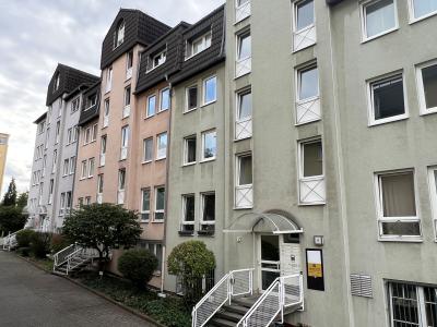 .Helle und wirklich großzügige 2 Zimmer-Wohnung in top Lage zu Bahnhof & Innenstadt, Frankfurter Str. 17, Gießen.
