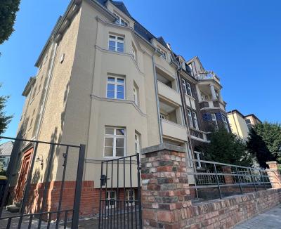 .Nur für Studierende! Lichtdurchflutetes, modernes und cool möbliertes WG-Zimmer in Toplage zur THM, JLU + City, Goethestr. 72, Gießen.