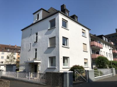 .Toll für Studierende: Großzügiges, schönes WG-Zimmer mit Gemeinschaftsbalkon, Nähe UKGM, Händelstr. 4, Gießen.