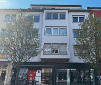 .Im Herzen von Gießen: Moderne, schöne und lichtdurchflutete 4 Zimmer-Wohnung mit Dachterrasse in der Innenstadt, Kreuzplatz 7, Gießen.