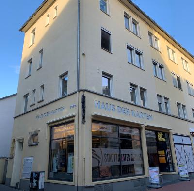 .Neu zu gründende Studenten-WG direkt in der City: 3 Zimmer + 1 Gemeinschaftsraum, Küche, Bad, Kreuzplatz 6, Gießen.