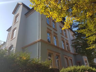 .Frisch sanierte, helle 2 Zimmer-Wohnung in toller Lage zu Innenstadt + UKGM, Liebigstr. 68, Gießen .