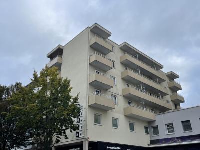 Über den Dächern der Stadt: Großzügige, helle 3 Zimmer-Wohnung mit   drei Balkonen in direkter Innenstadtlage von Gießen, Neuen Bäue 11
