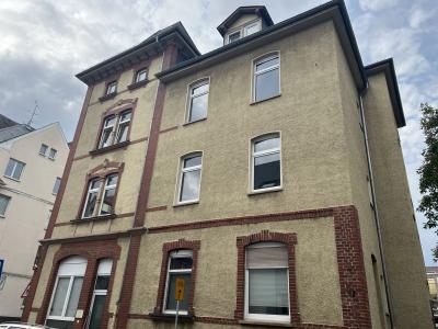 .Frisch renovierte, großzügige und sehr schöne 3 Zimmer-Wohnung mit Altbaucharme in beliebter Wohnlage von Gießen, Stephanstr. 42.