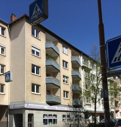 .Im Herzen von Gießen: Schöne und helle 2,5 Zimmer-Wohnung mit Balkon, Walltorstr. 19.