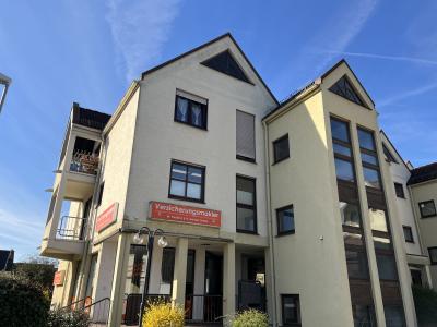 .Mit 2 Balkonen: Charmante und helle 3 Zimmer-Wohnung in Lollar, Gießener Str. 37a.