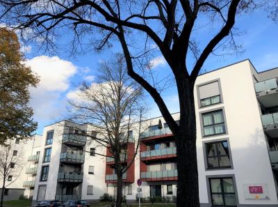 .Mit Balkon: Stilvoll möbliertes 1 Zimmer-Apartment in idealer Lage zum Marburger Bahnhof, Neue Kasseler Str. 12e.