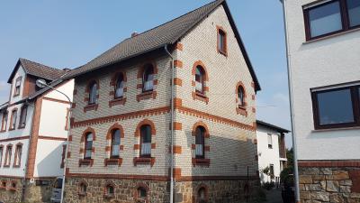 .2 Zimmer-Wohnung in rustikalem Altbau, Staufenberg, Steingarten 8.