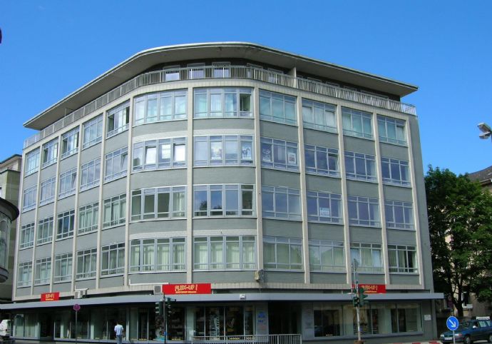 Beste Innenstadtlage: Freundlich-helle Büro-/Praxisfläche