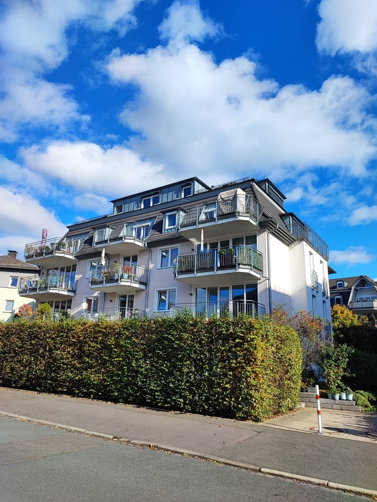 Ein echtes Wohnhighlight! Großzügige, moderne 3 Zimmer-Wohnung mit Terrasse & Garten im Südviertel Ein echtes Wohnhighlight! Großzügige, moderne 3 Zimmer-Wohnung mit Terrasse & Garten im Südviertel