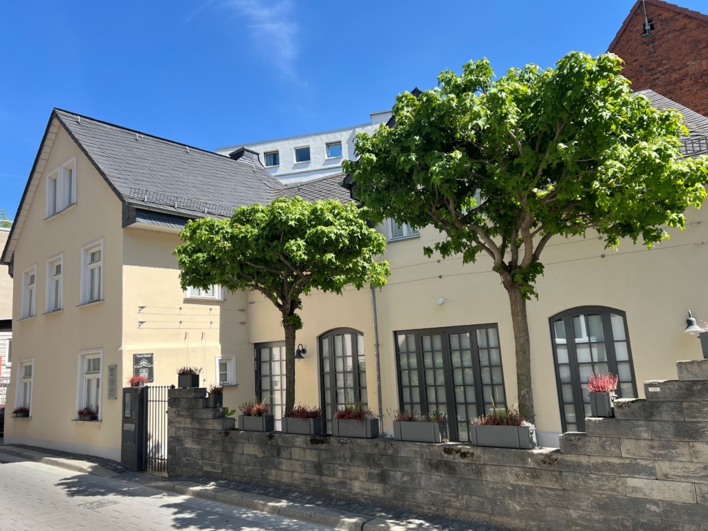 Eine wahrhaftige Rarität: Wunderschönes und denkmalgeschütztes Einfamilienhaus im Herzen von Gießen Eine wahrhaftige Rarität: Wunderschönes und denkmalgeschütztes Einfamilienhaus im Herzen von Gießen