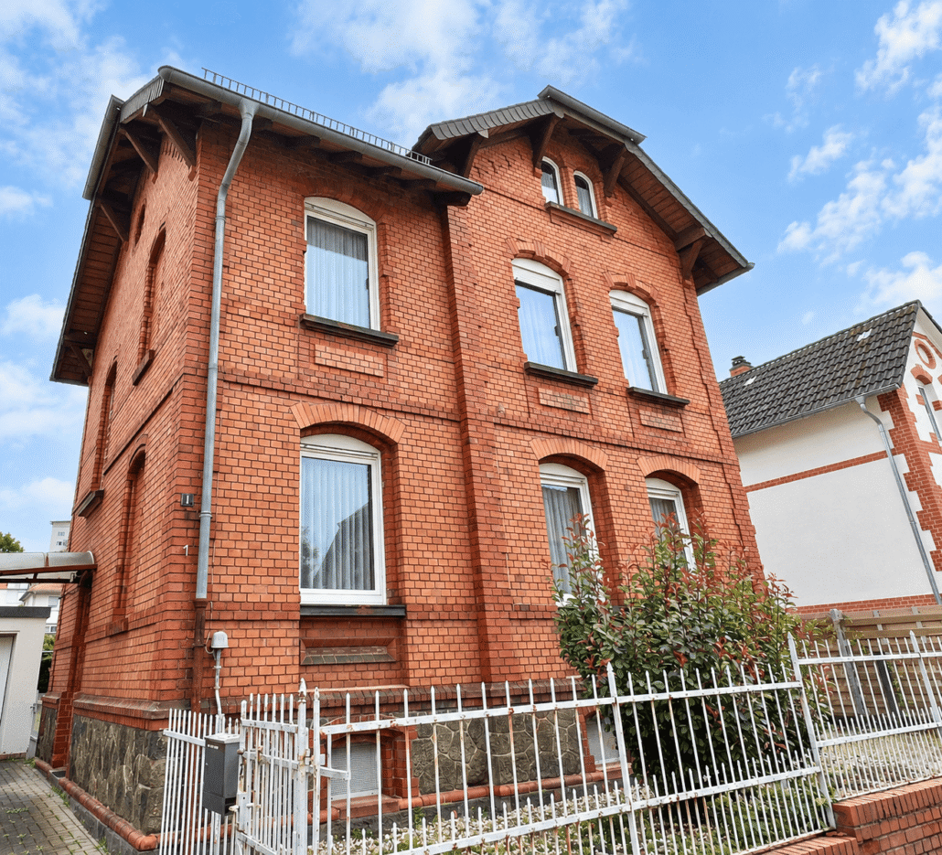 Charmantes denkmalgeschütztes Zuhause mit Garten, Balkon und Stellplätzen in zentraler Lage Charmantes denkmalgeschütztes Zuhause mit Garten, Balkon und Stellplätzen in zentraler Lage