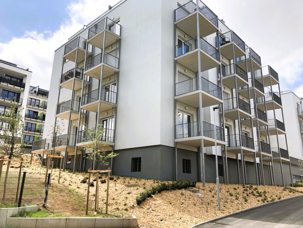 Super geschnittene 2 Zimmer-Wohnung im 1. Obergeschoss mit zwei Balkonen Super geschnittene 2 Zimmer-Wohnung im 1. Obergeschoss mit zwei Balkonen