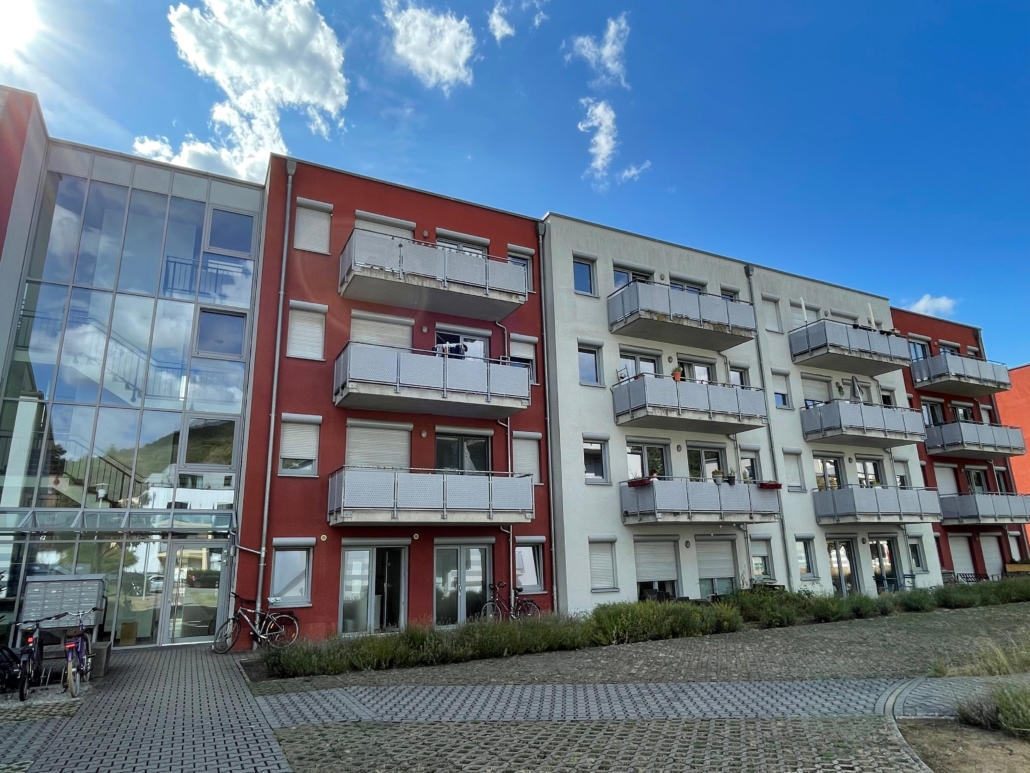 Mit Balkon & Stellplatz: Attraktive 2 Zimmer-Wohnung, Alte Kasseler Straße 15, Marburg Mit Balkon & Stellplatz: Attraktive 2 Zimmer-Wohnung, Alte Kasseler Straße 15, Marburg