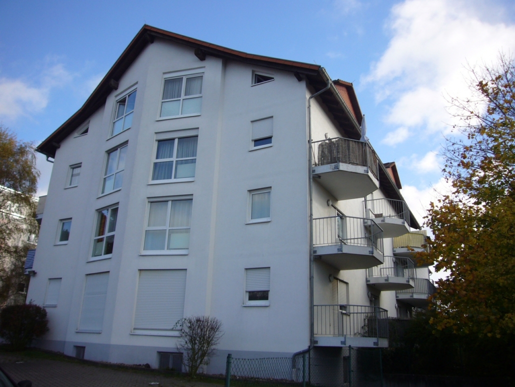 Gemütliche und frisch renovierte 1 Zimmer-Wohnung mit Balkon, Danziger Str. 9, Pohlheim Hausen